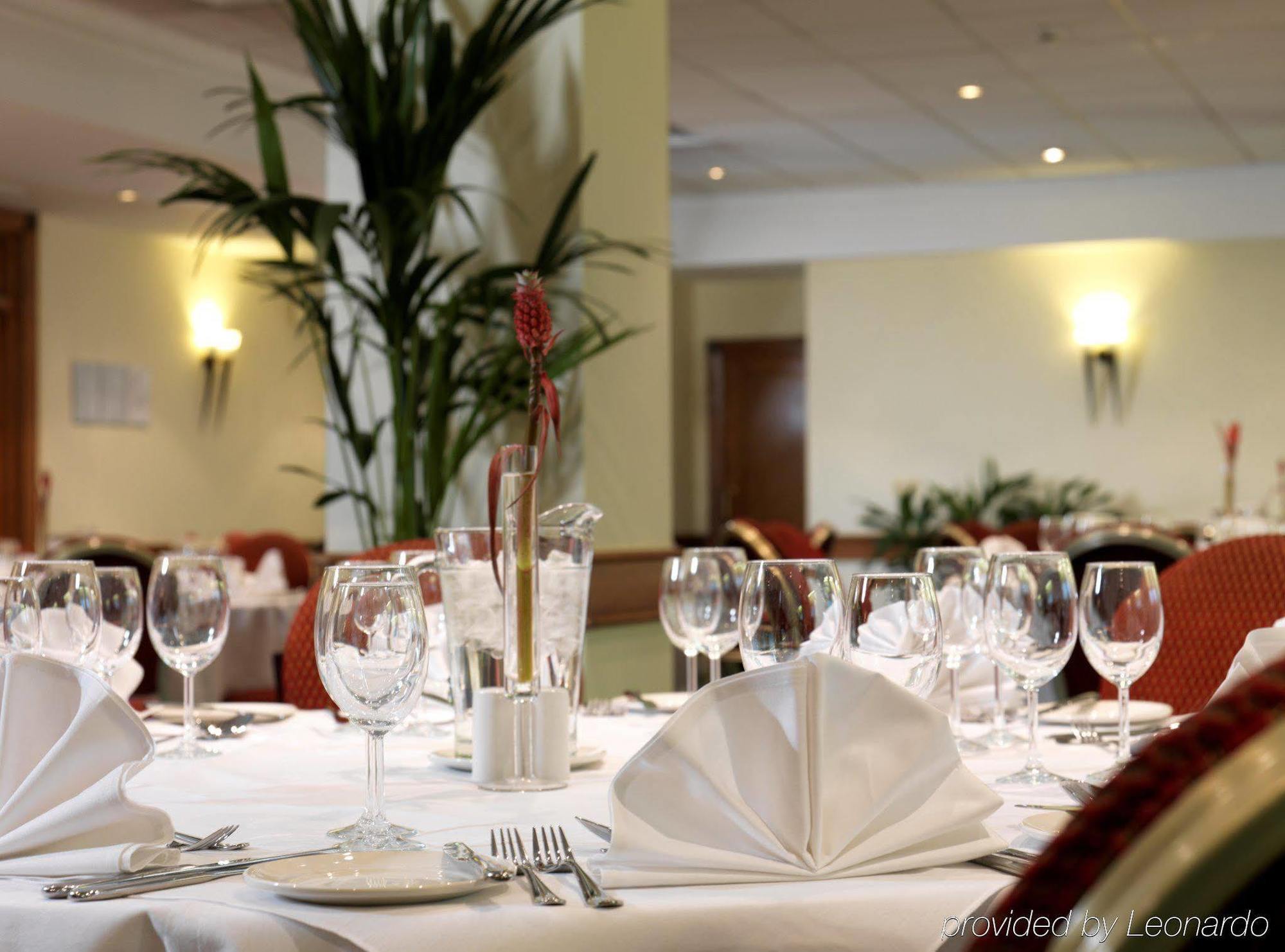 The Royal Angus Hotel Birmingham Restaurant photo